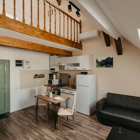 Agoston Apartment *