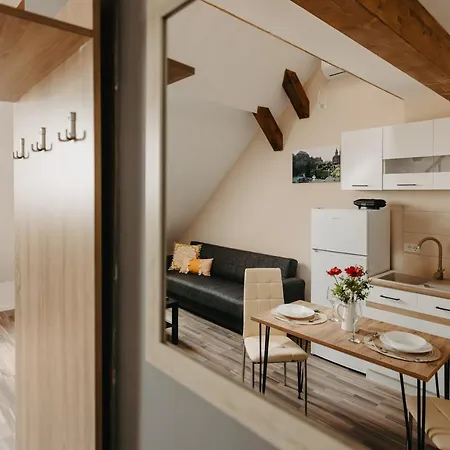 Agoston Apartment *
